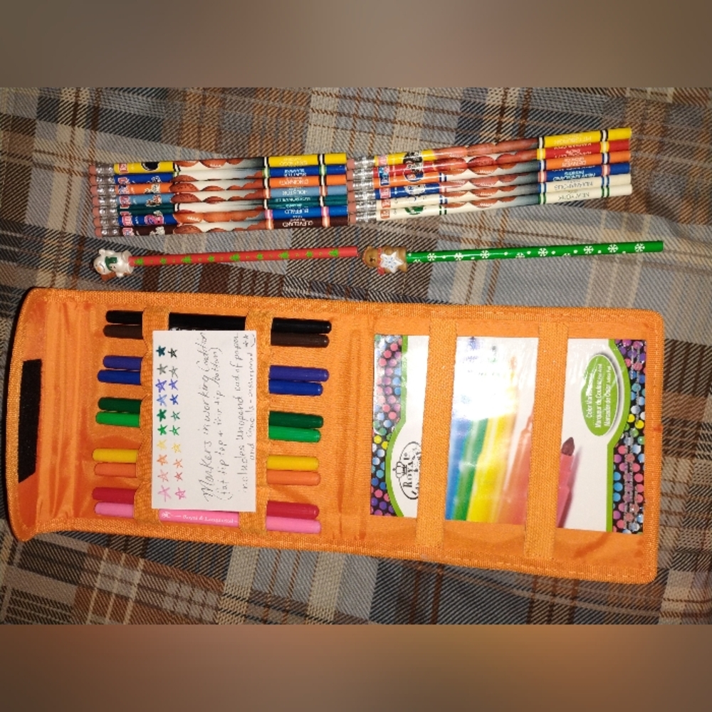 Art 🎨 lot (+) Carry All Case